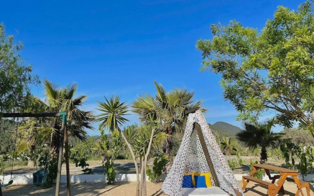 Holiday Home Near Stunning Beaches