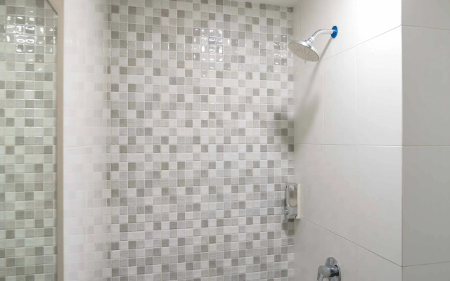 RedDoorz Plus @ Kemayoran 2