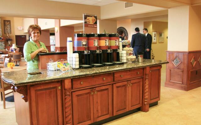 Hampton Inn & Suites Youngstown-Canfield