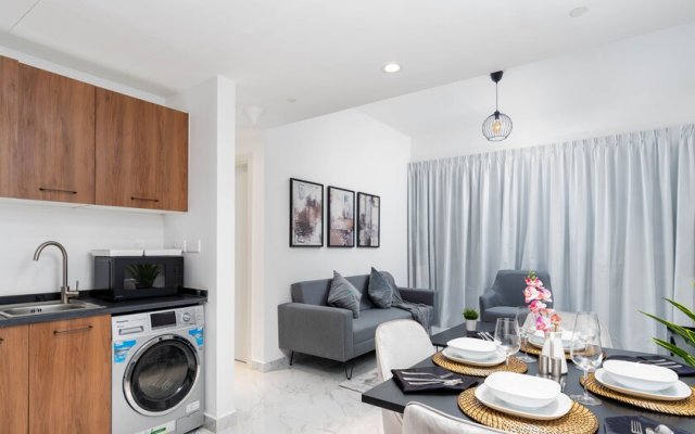 Executive 1 BR in Oasis - 2