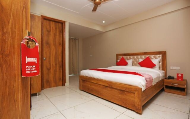 OYO 24626 Palm Garden Suites