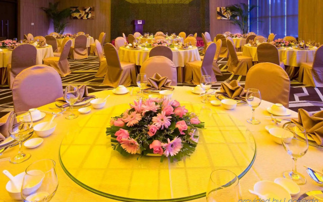 Mercure Suzhou Park Hotel and Suites