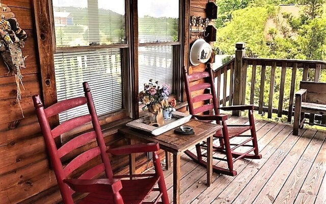 Honey Tree - Studio Cabin