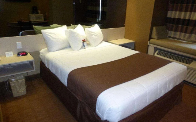 Red Roof Inn Sulphur