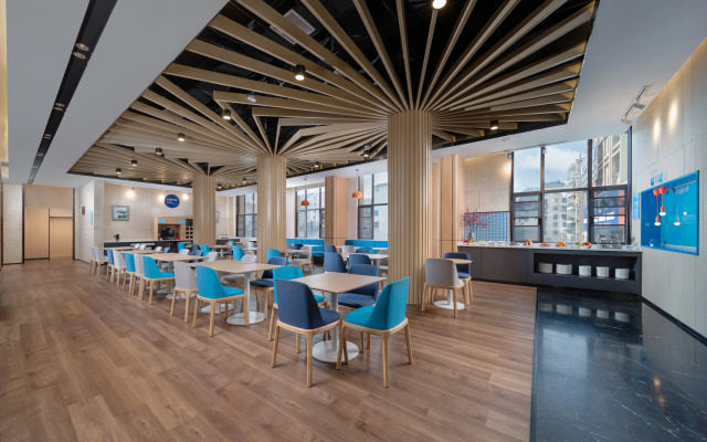 Holiday Inn Exp Jingdezhen Taoxichuan by