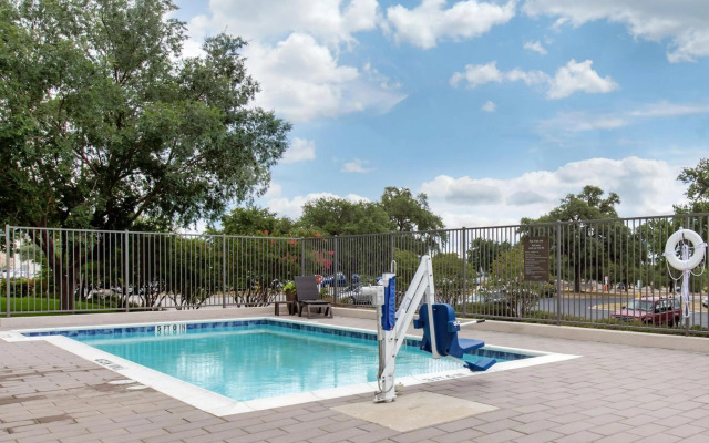 Comfort Suites - South Austin