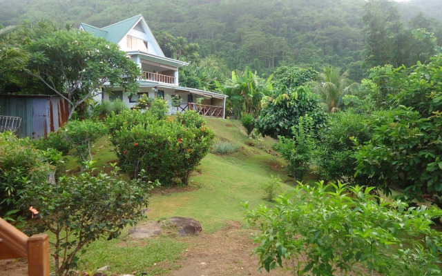 Lemongrass Lodge