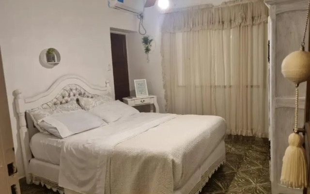 White House - Hospedaje con Desayuno