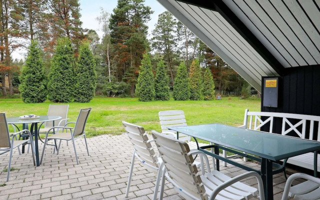 6 Person Holiday Home in Rodby