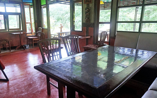 Phawengkham Resort and Restaurant