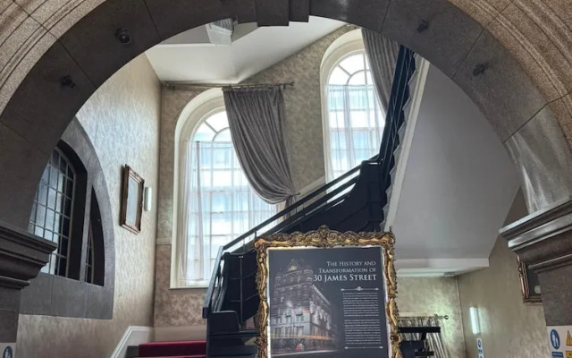 White Star Line Hotel