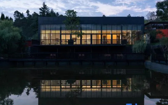 Lado Hotel