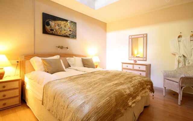 Superb Villa in Elviria With Swimming Pool