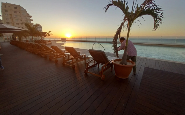 Grand Aston Habana