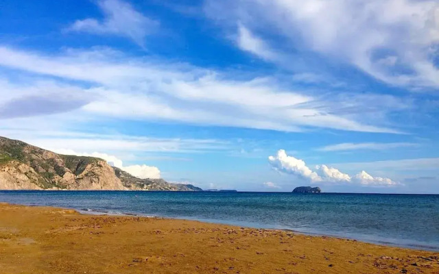 Zante s Azure Nest - Serene Summer Getaway