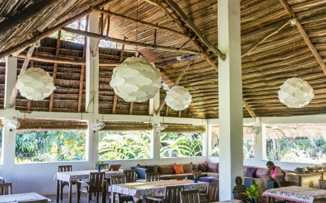 Moheli Laka Lodge