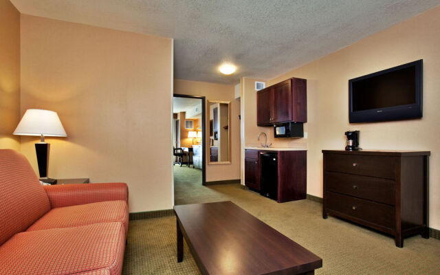 Holiday Inn Express & Suites Goodland