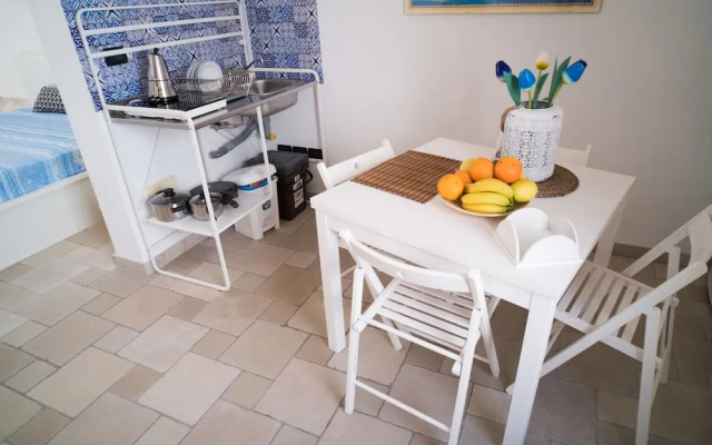 La bottega Ostuni by Typney