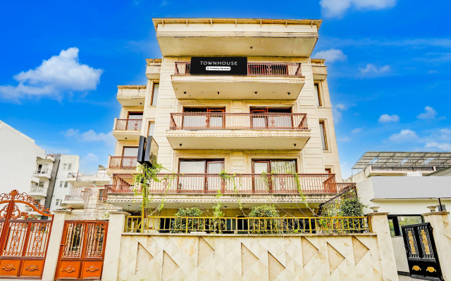 Townhouse Oak Sector 47 Near Medanta