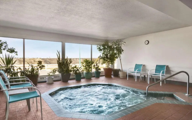 Days Inn - Lethbridge