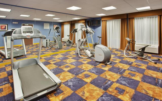 Holiday Inn Express & Suites Sacramento NE Cal Expo by IHG