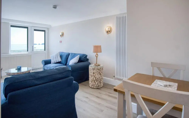 Waterfront 1 - 1 Bedroom Apartment - Wisemans Bridge