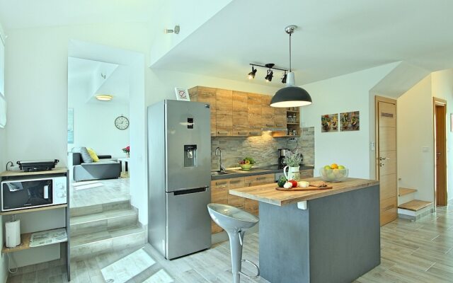 Spacious Holiday Home With Swimming Pool Near Sea in Vodnjan