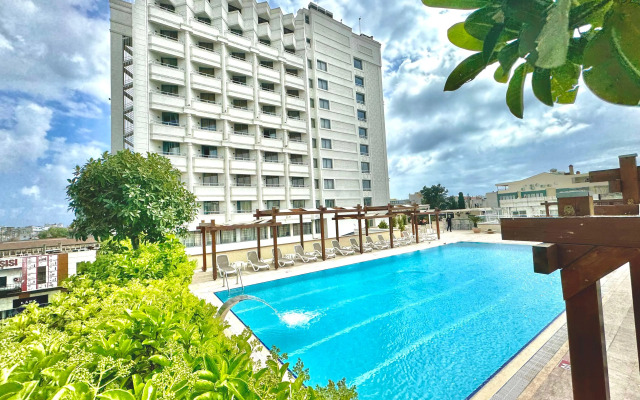 Best Western Plus Khan Hotel
