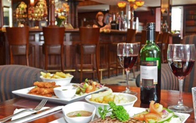 Longford Arms Hotel