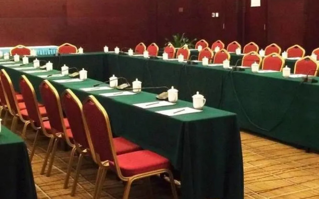 Yulong International Hotel