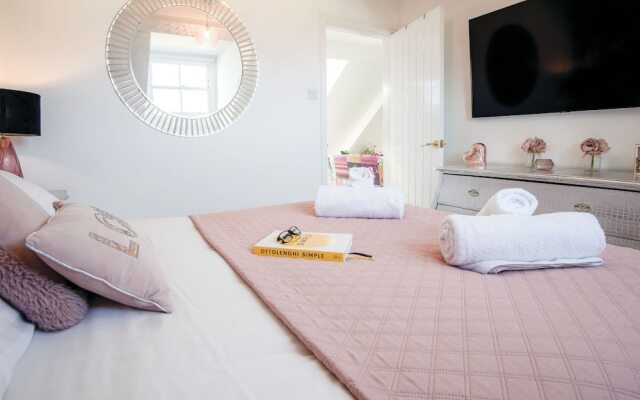 The Penthouse - Luxury 1 Bed - Panorama - Tenby