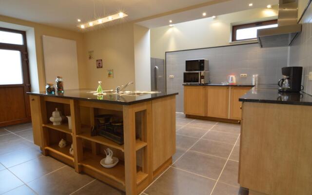 Luxurious Holiday Home in Glabbeek with Garden