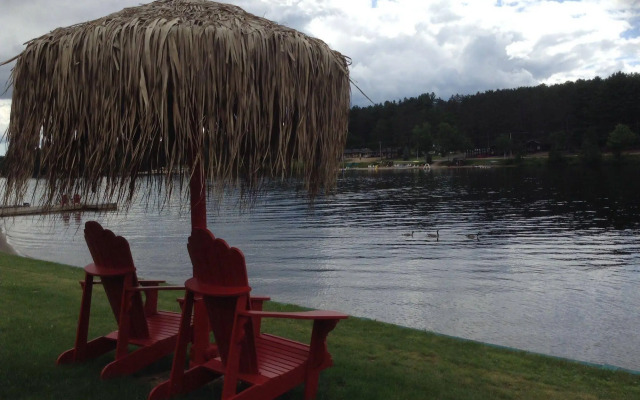 Algonquin Lakeside Inn