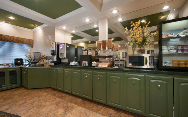 Best Western John Muir Inn