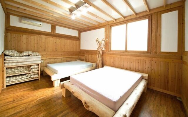 Geoje Birds Hill Pension