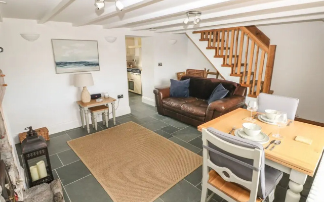 1 Salt Cottage
