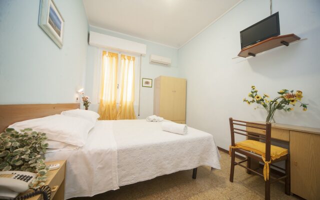 Eliseo Budget Hotel