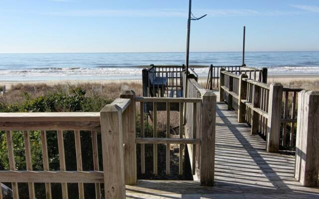 Eastside 3 Bedroom Home by RedAwning