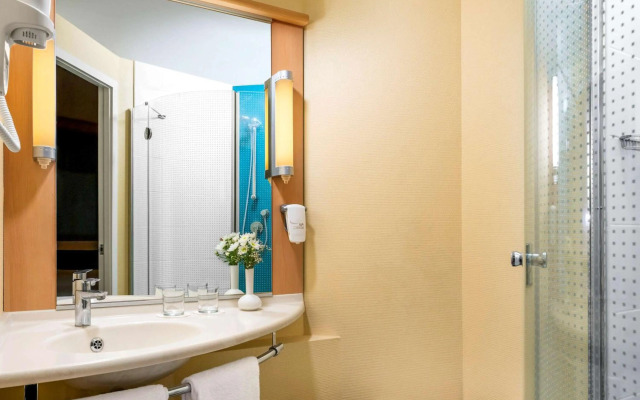 Tradewinds Apartment Hotel