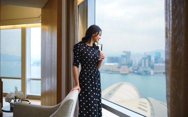 Renaissance Hong Kong Harbour View Hotel