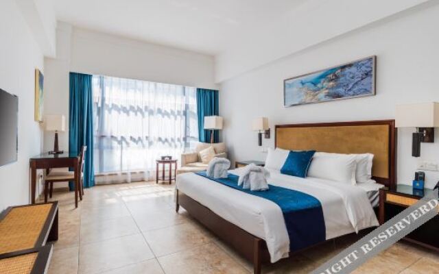 Luozhou Haiji Hotel (Yangjiang Hailing Island Dajiaowan)