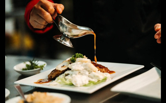 P and M Final Option Hotel