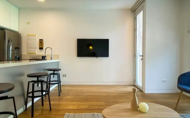 w Bright 2BR Duplex With Balcony in Barranco
