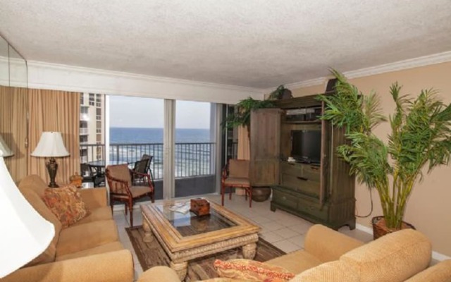 Shoreline Towers Resort by Panhandle Getaways