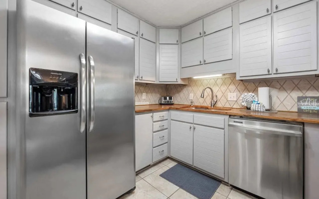 The Condor - Stay for 6