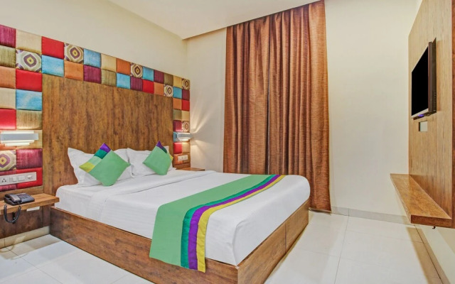Fabhotel Arastu Plaza