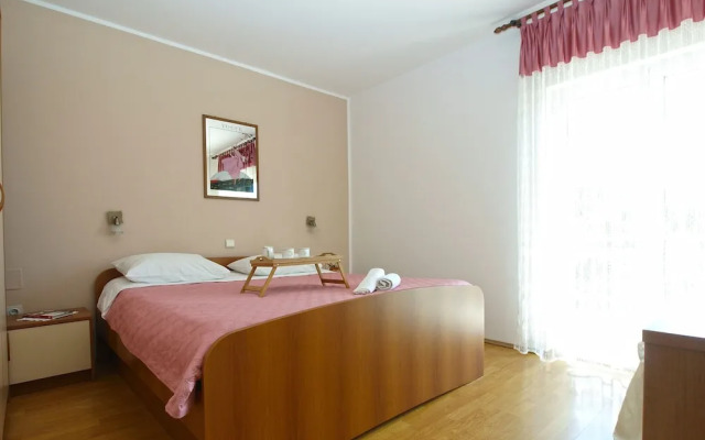 Apartment Neven 810