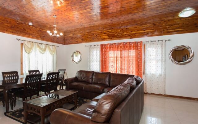 New Kingston Guest Apt at Fairway