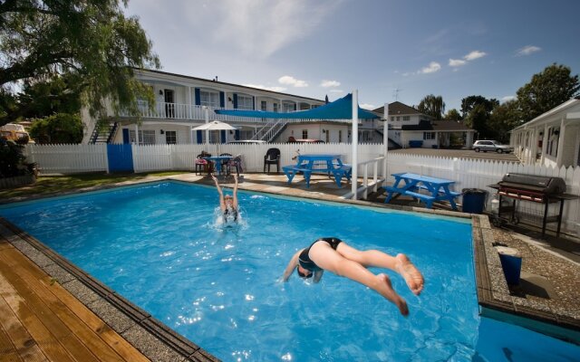 Boundary Court Motor Inn