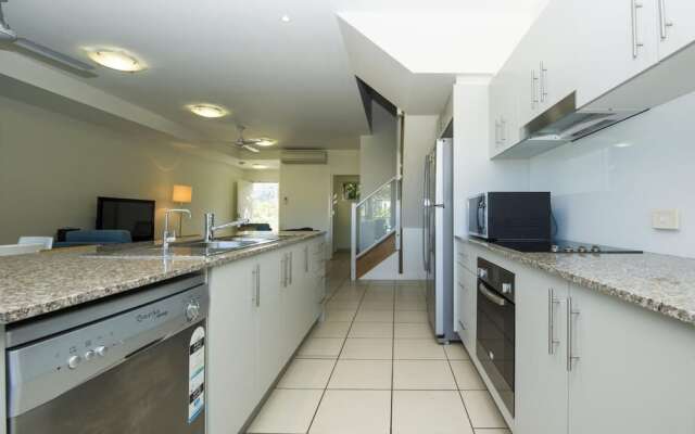 Beachside Apartment 10